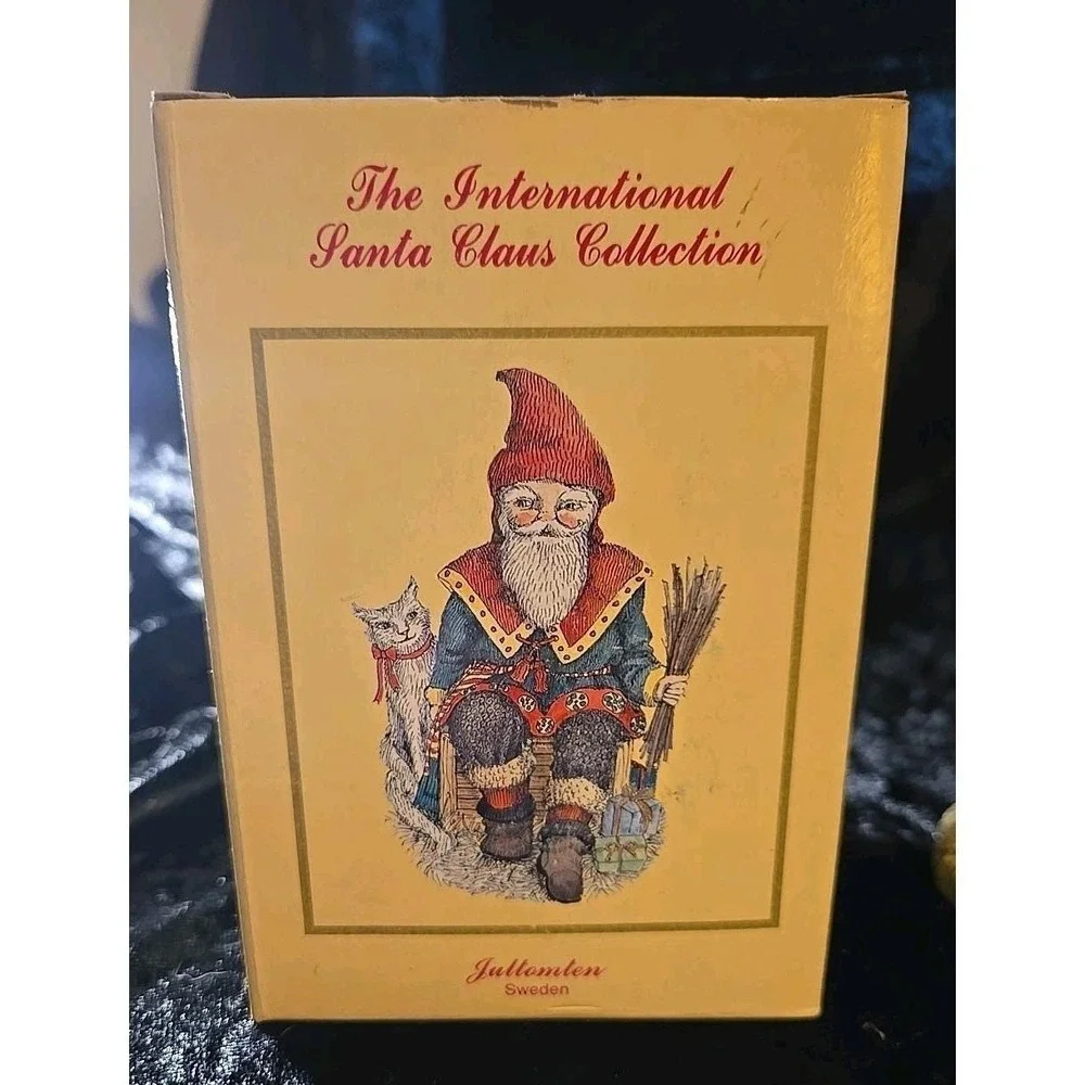 International Santa Claus Collection - Sweden Jultomten - 1993 SC13